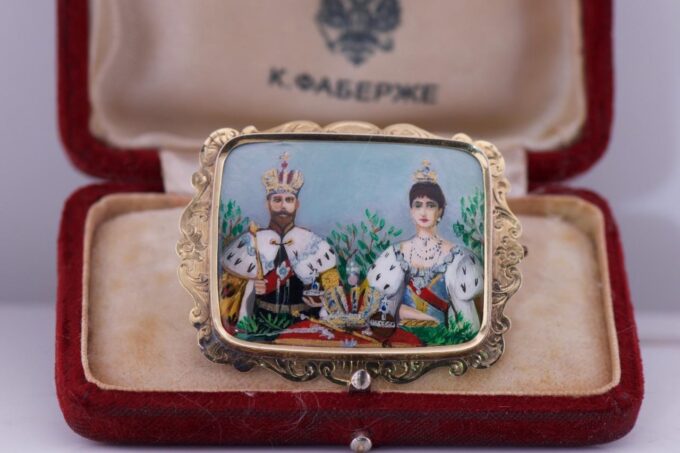 Antique Empire FABERGÉ 14k Gold Hand Painted Enamel Brooch Tsar Nicholas II 1896