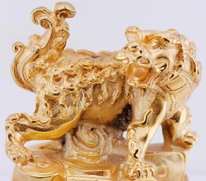 Chinese Qing Dynasty Lepine Verge Fusee Clock Ormolu Gilt Bronze Fu Dog Figure