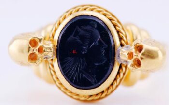 Antique Italian Seal Ring Intaglio Hardstone Memento Mori Skulls 18k Gold c1850