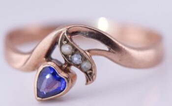 Antique Victorian Ladies Love Ring Gold and Heat Shaped Sapphire c1890's