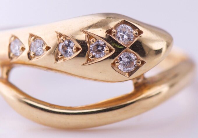 Vintage Estate Snake Ladies Lover Ring 18k Gold and Diamonds Boxed