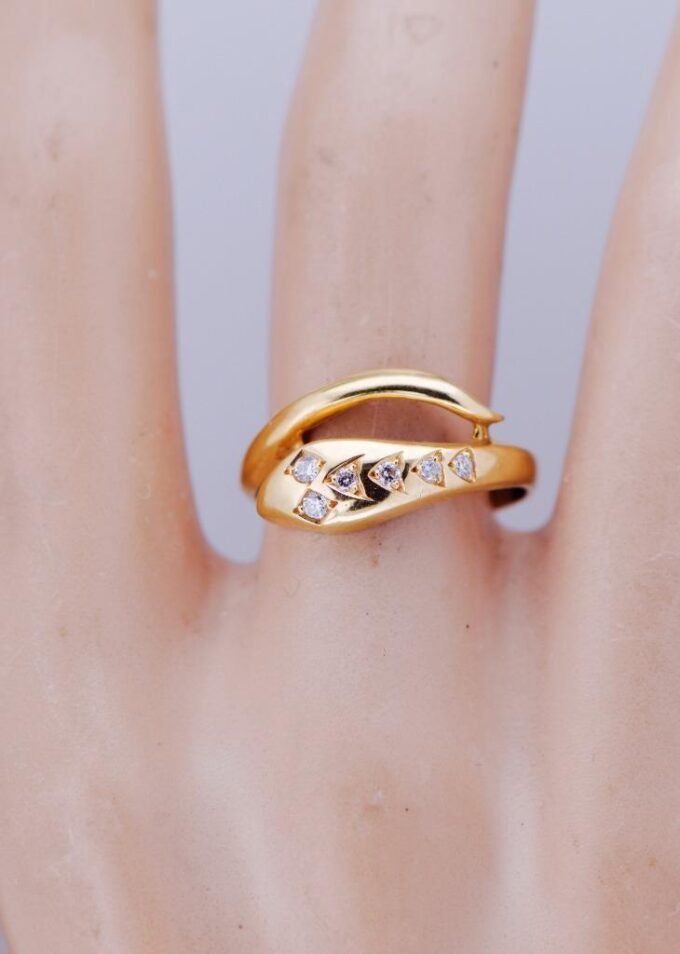 Vintage Estate Snake Ladies Lover Ring 18k Gold and Diamonds Boxed
