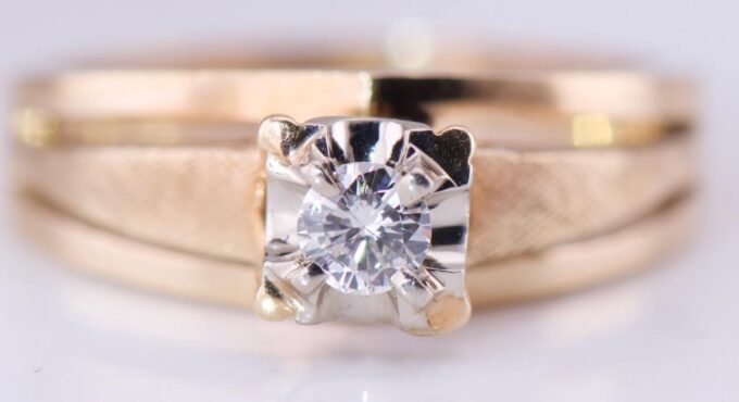 Vintage Estate Ladies Engagement Ring 14k Gold 0.2ct Diamond G Colour VVS1
