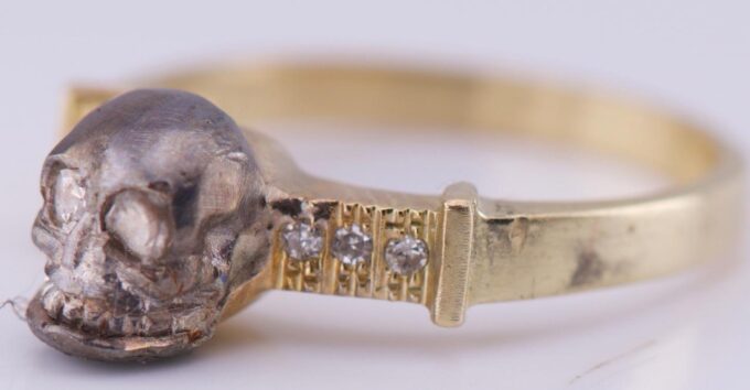 Antique Victorian 18k Gold Diamond Emerald Ladies Ring Memento Mori Skull c1890