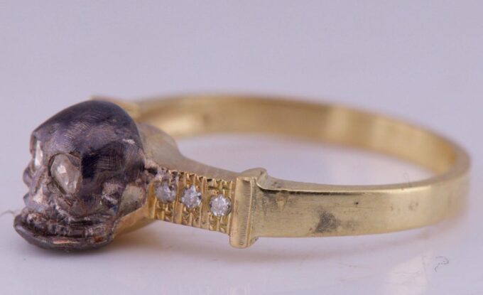Antique Victorian 18k Gold Diamond Emerald Ladies Ring Memento Mori Skull c1890