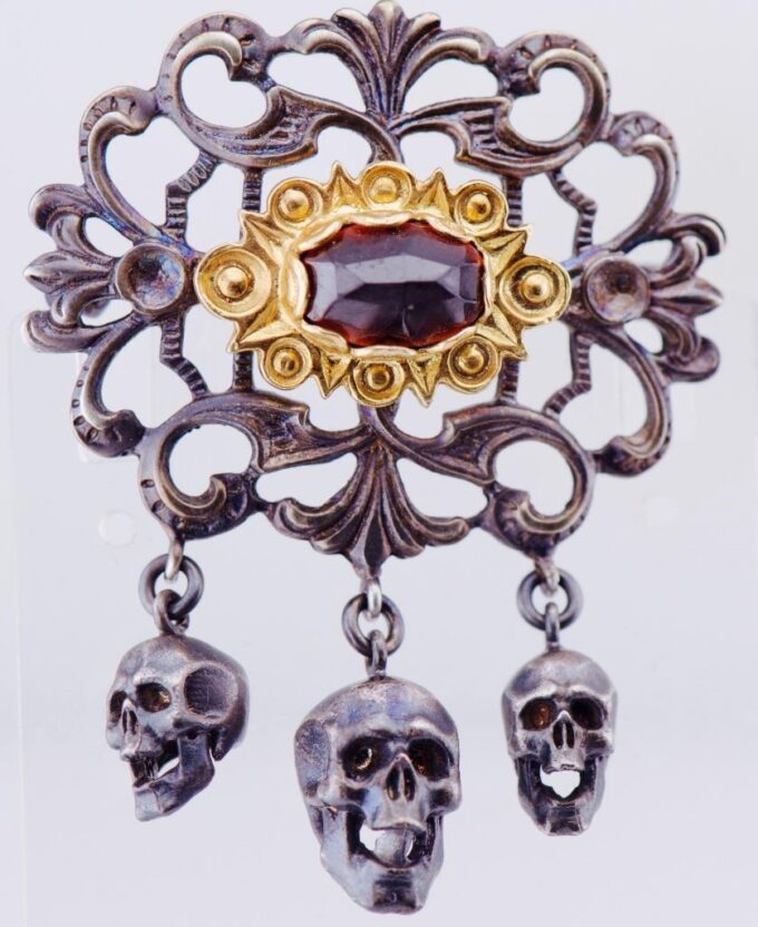 Antique Victorian Memento Mori Brooch c1890 - Skull Design Gilt Silver Garnets