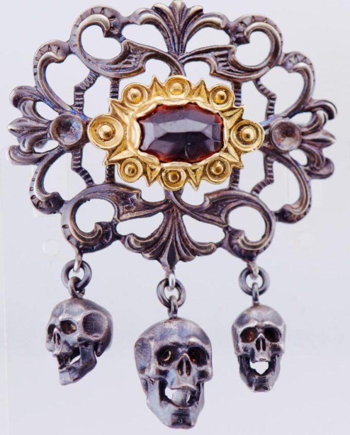 Antique Victorian Memento Mori Brooch c1890 - Skull Design Gilt Silver Garnets