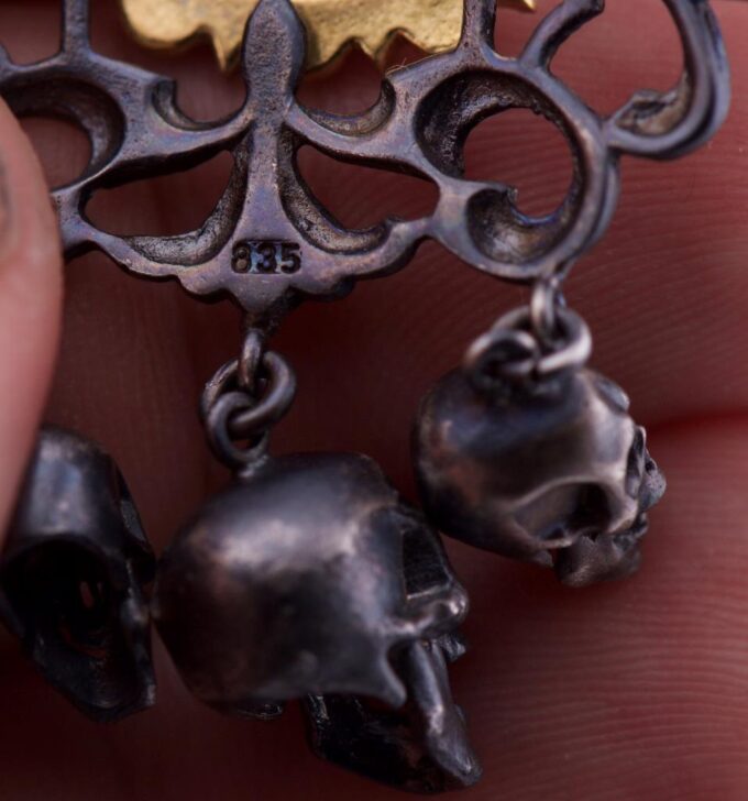 Antique Victorian Memento Mori Brooch c1890 - Skull Design Gilt Silver Garnets