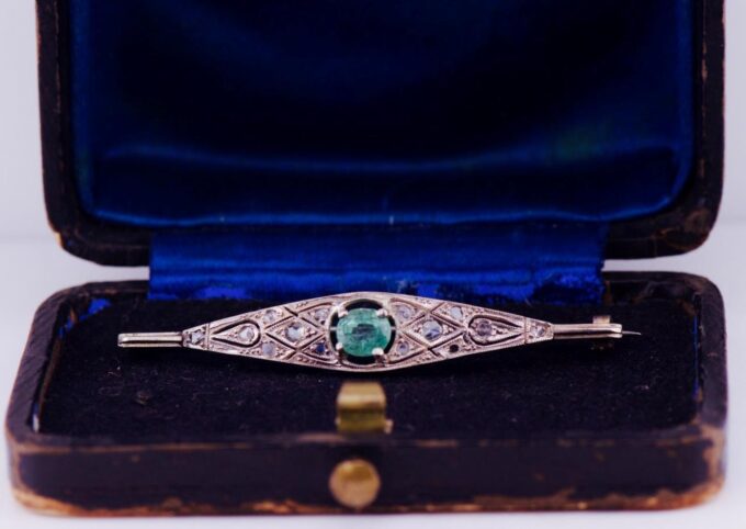 Antique Art-Deco 14k White Gold Brooch Diamond and 0.6ct Emerald Boxed c1930