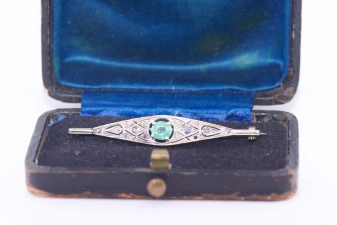 Antique Art-Deco 14k White Gold Brooch Diamond and 0.6ct Emerald Boxed c1930