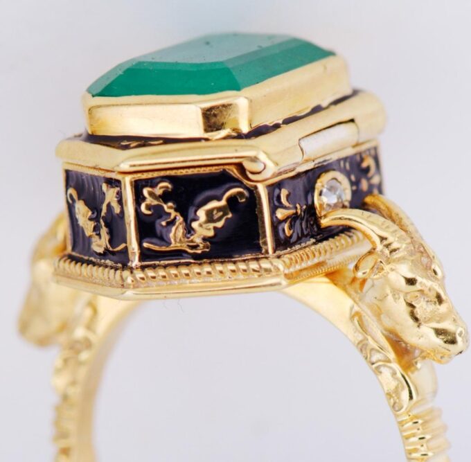 Antique Victorian SARCOPHAGUS Poison Occultist Locket Ring Gold Enamel Emerald