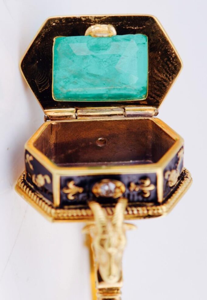 Antique Victorian SARCOPHAGUS Poison Occultist Locket Ring Gold Enamel Emerald