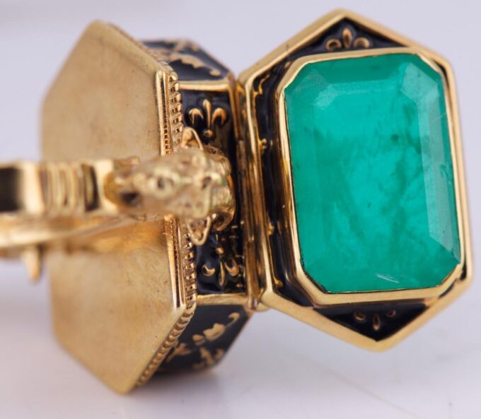 Antique Victorian SARCOPHAGUS Poison Occultist Locket Ring Gold Enamel Emerald