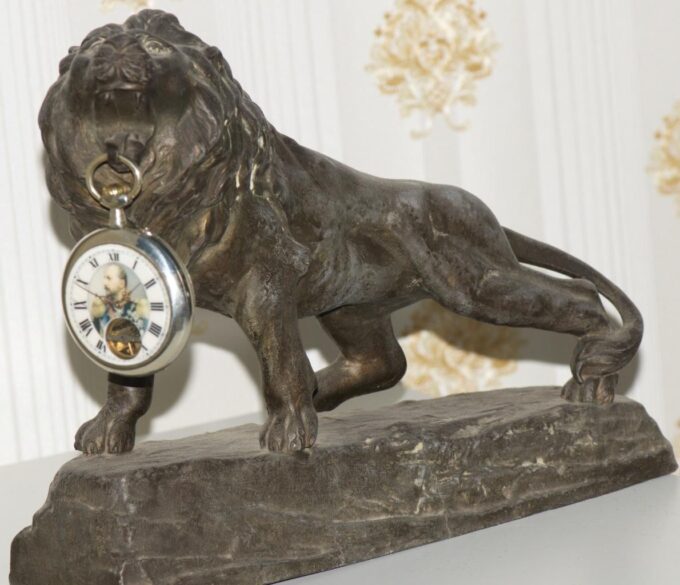 Antique Visible Balance Pocket WatchBulgarian Royal Award cWWI Lion Figure Stand