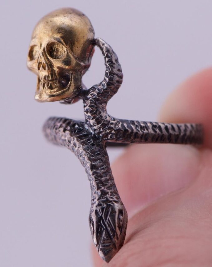 Vintage Estate Sterling Silver Memento Mori Skull and Snake Ladies Ring-Size 6
