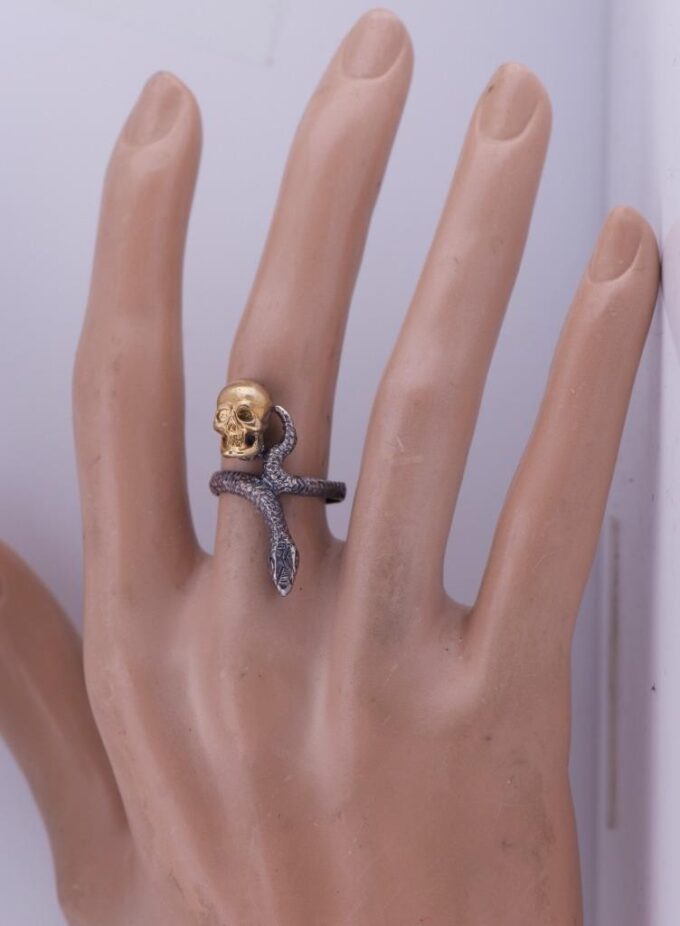 Vintage Estate Sterling Silver Memento Mori Skull and Snake Ladies Ring-Size 6