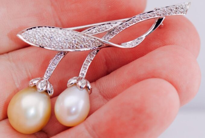 Antique Art Deco Brooch – 18K White Gold – Diamonds & Natural Sea Pearls c.1930s