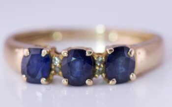 Antique Art-Deco Ladies Ring 18k Gold Diamonds and 1ct Natural Sapphires