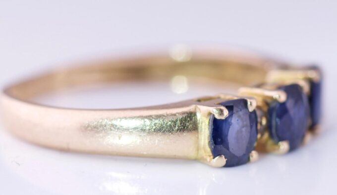 Antique Art-Deco Ladies Ring 18k Gold Diamonds and 1ct Natural Sapphires