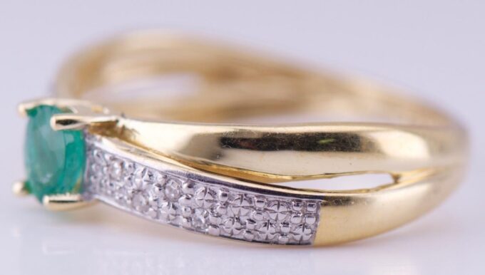 Antique Art-Deco Ladies Ring 18k Gold Diamonds Colombian Emerald by F Zerrenner