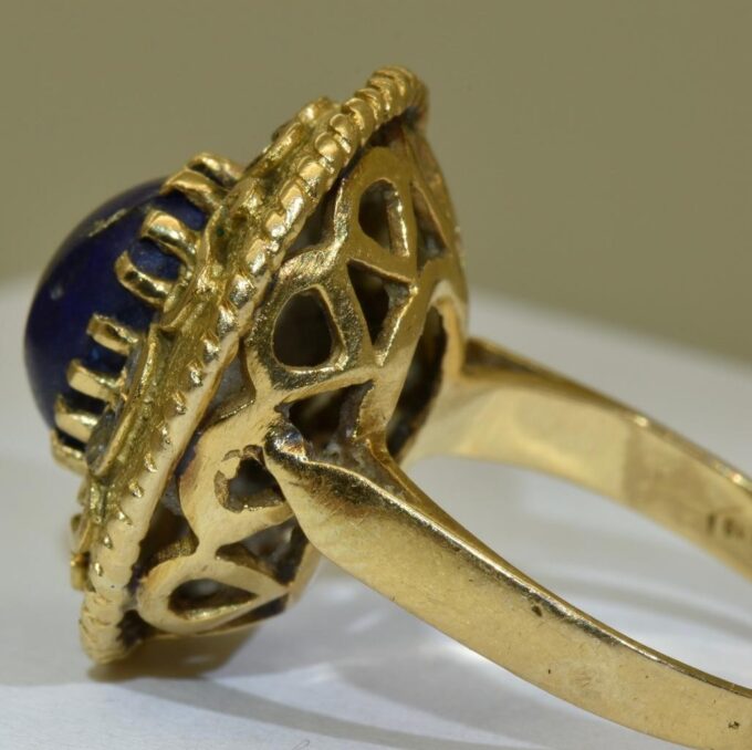 Antique Ring Georgian 18k Gold Lapis-Lazuli Cabochon and Rose Cut Diamond c1800