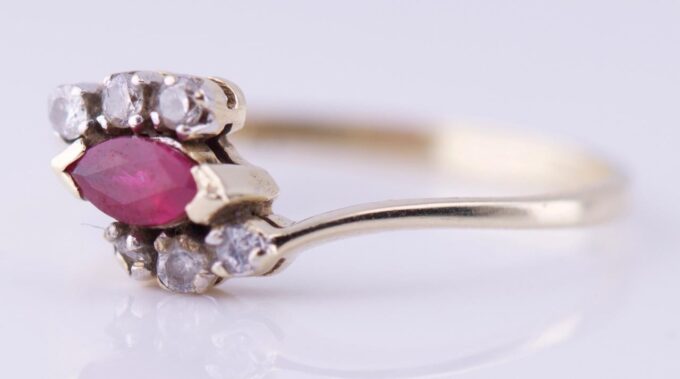 Vintage Ladies Diamond Ruby Ring 14k Gold-Size 6.25