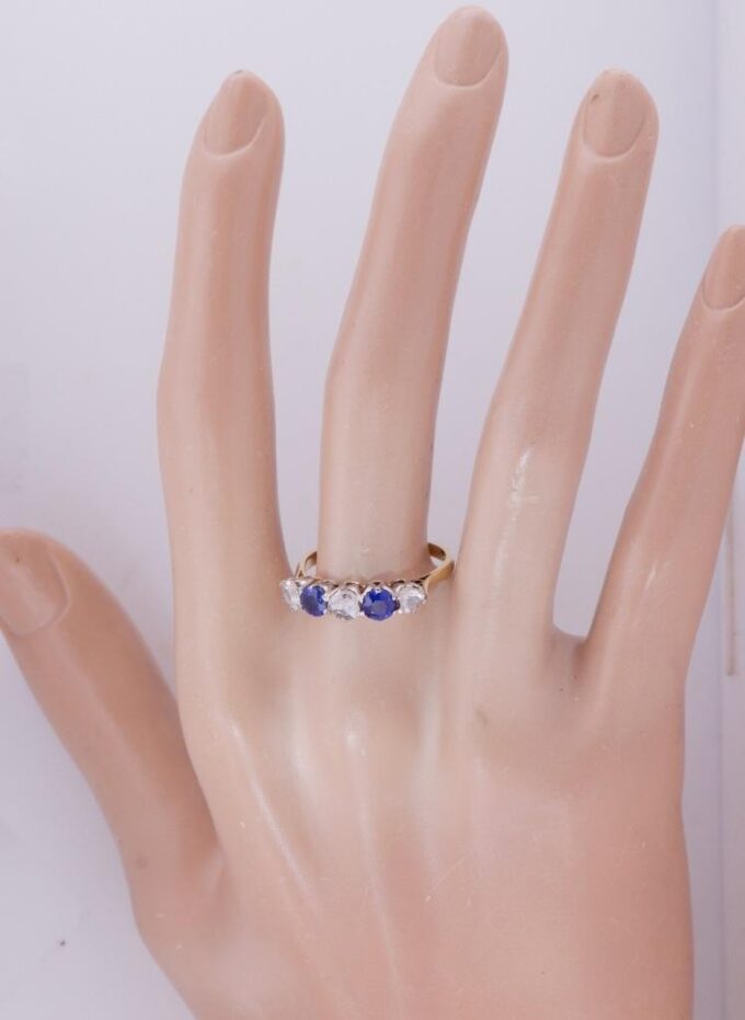 Antique Art-Deco Ladies Ring 18k Gold 0.7ct Diamonds and 0.6ct Sapphire c1930's