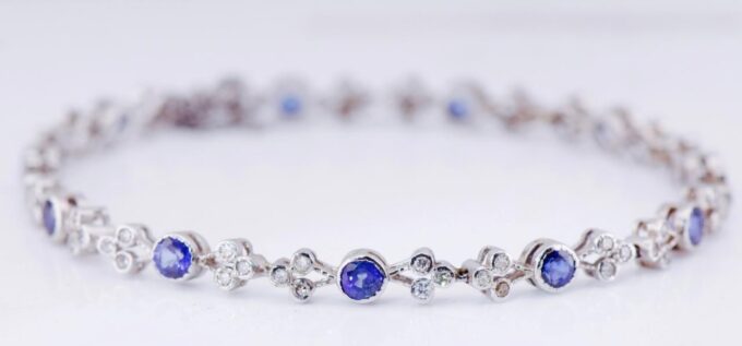 Bracelet 18k White Gold Diamond Sapphire Antique Art-Deco $3800 Certificate Box
