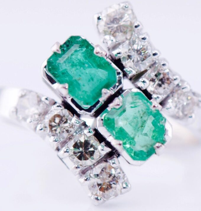 Boucheron Ladies Ring Antique Art-Deco French White Gold Diamond Emerald c1930