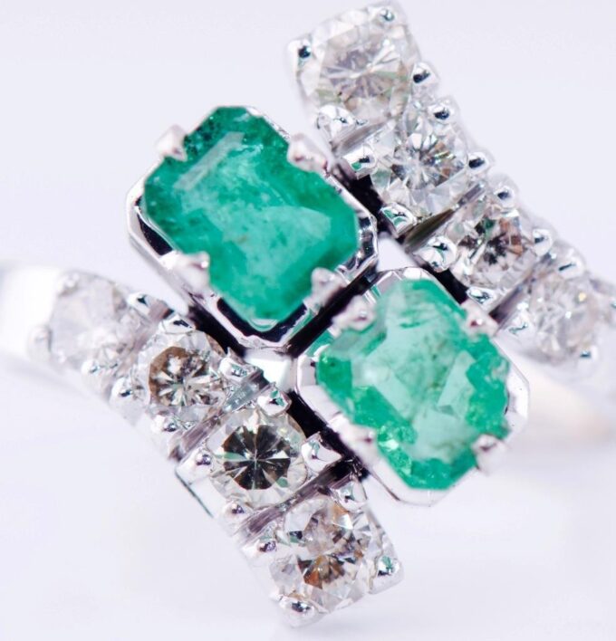 Boucheron Ladies Ring Antique Art-Deco French White Gold Diamond Emerald c1930