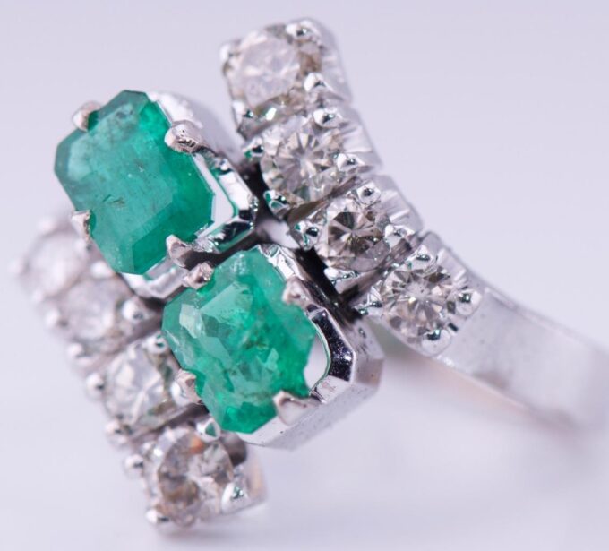 Boucheron Ladies Ring Antique Art-Deco French White Gold Diamond Emerald c1930