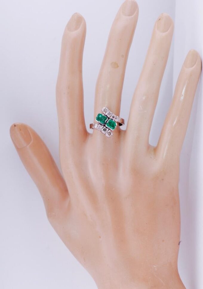 Boucheron Ladies Ring Antique Art-Deco French White Gold Diamond Emerald c1930