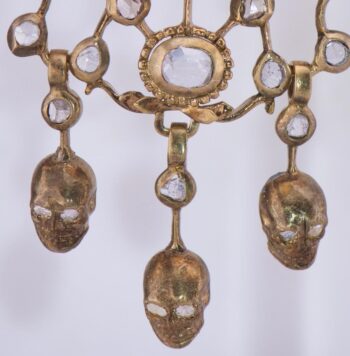 Antique Pendant Victorian 18k Gold Memento MoriThree Skulls Rose Cut Diamonds