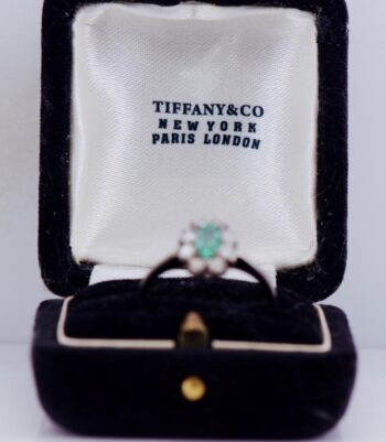 Vintage Tiffany&Co 18k White Gold Ring Emerald and Diamond Original Box