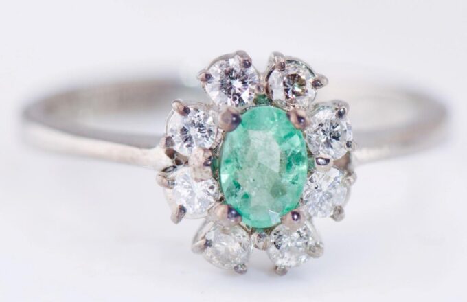 Vintage Tiffany&Co 18k White Gold Ring Emerald and Diamond Original Box