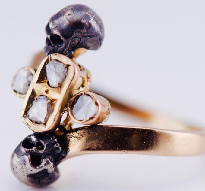 Antique Victorian 18k Gold Ring Memento Mori Skull Diamond c1880's