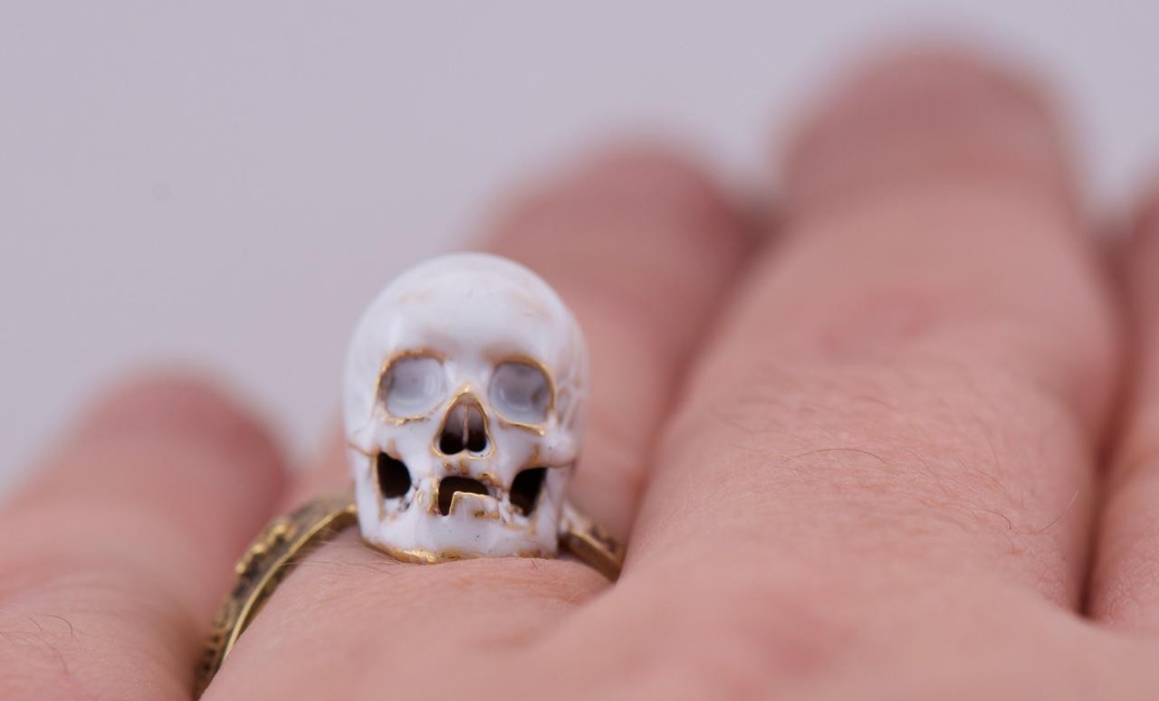 Antique Victorian Memento Mori Mourning Ring – Gilt Silver & Enamel –SizE 11