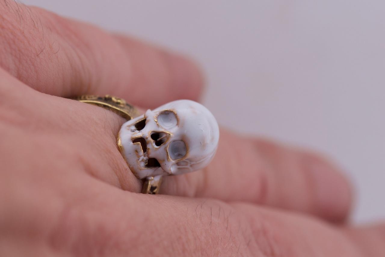 Antique Victorian Memento Mori Mourning Ring – Gilt Silver & Enamel –SizE 11