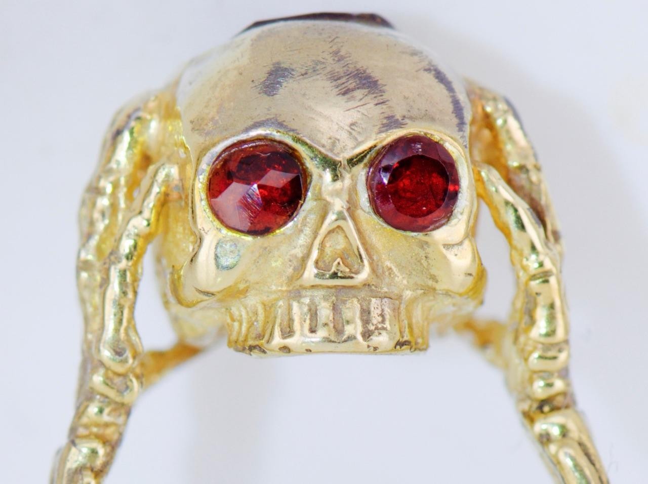 Antique Victorian Memento Mori Skull Ring – 18K Gilt Silver Vermeil with Garnets