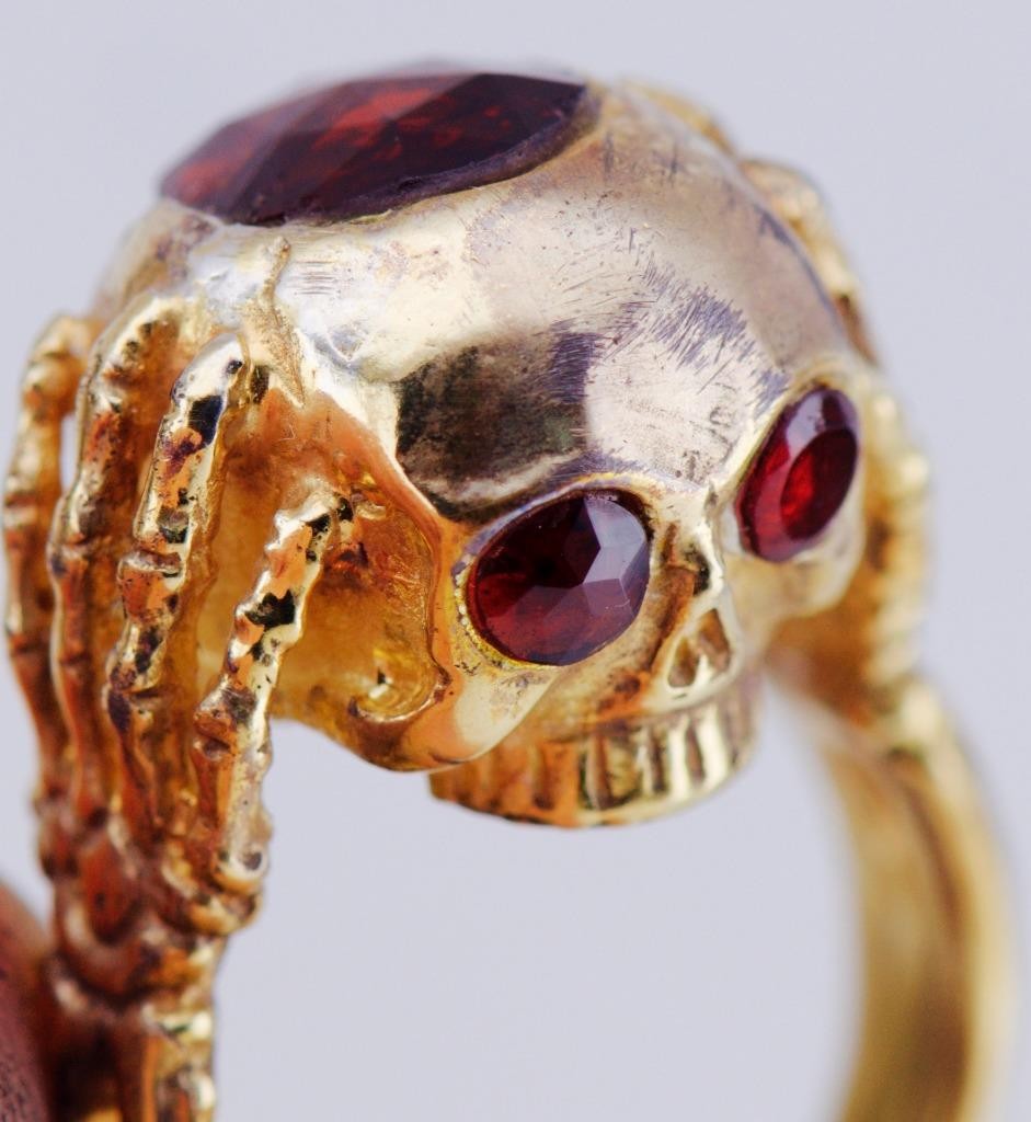 Antique Victorian Memento Mori Skull Ring – 18K Gilt Silver Vermeil with Garnets