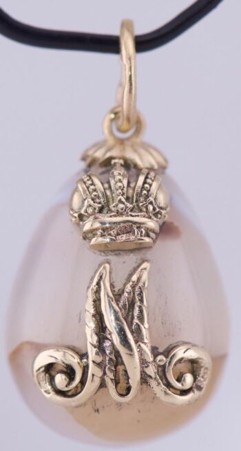 Antique FABERGE Gold Agate Hard Stone Easter Egg Pendant