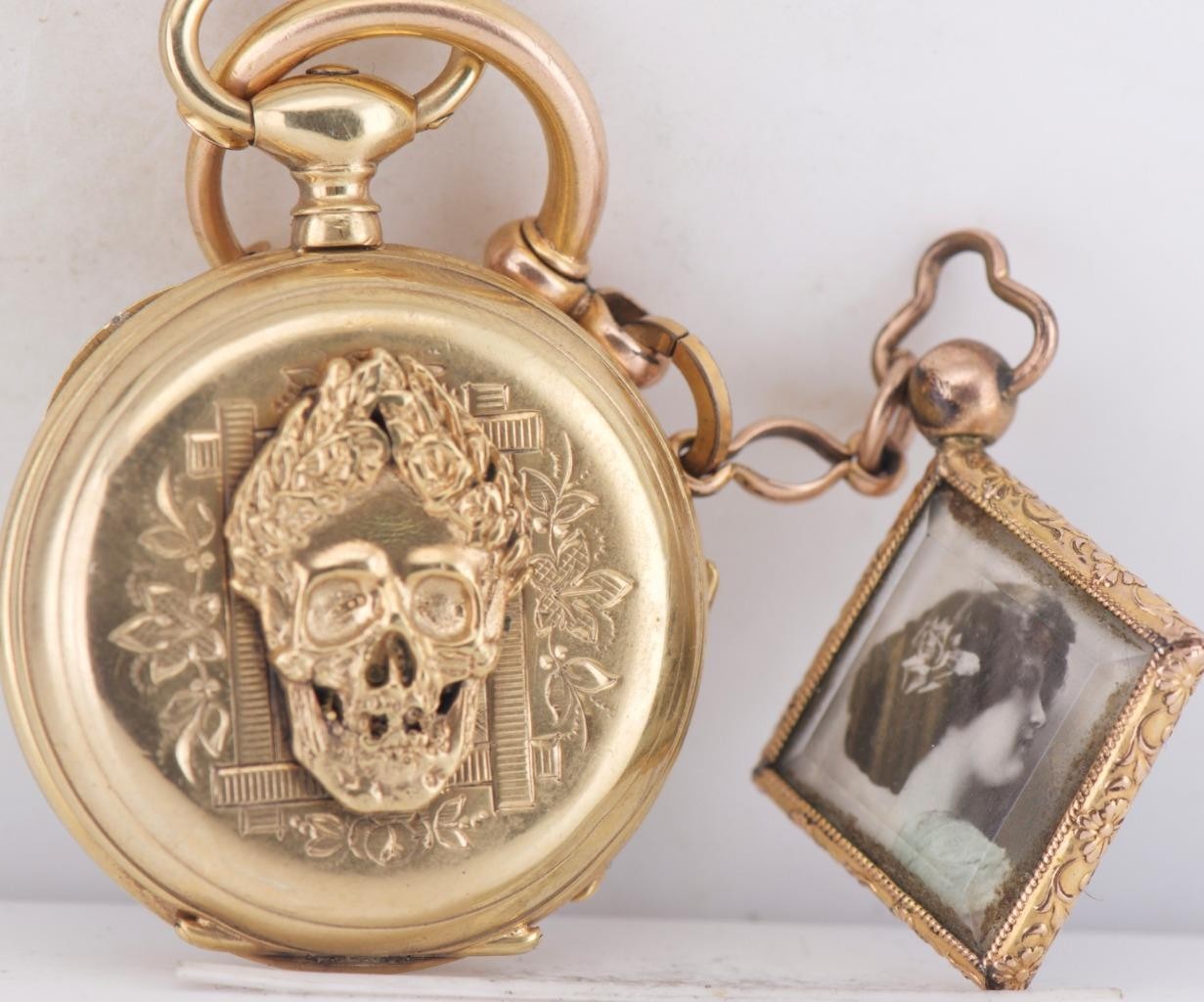 Antique French Memento Mori Skull Pocket Watch – 18k Gilt Silver, Chain & Key